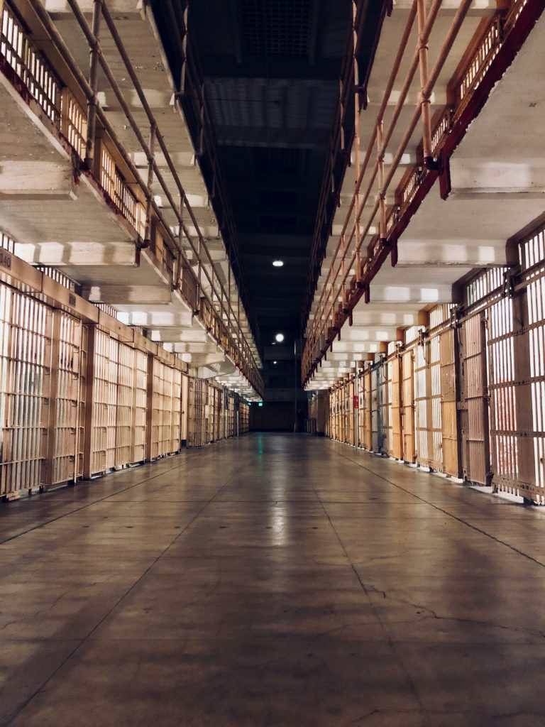 Alcatraz Island Ferry Terminal, San Francisco, United States Publicado el 23 de marzo de 2018 Apple, iPhone X Uso gratuito bajo la Licencia Unsplash Autor: Carles Rabada